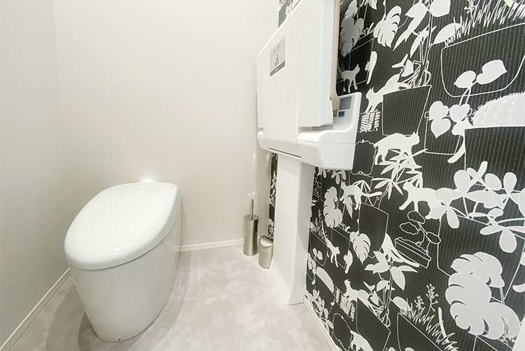 トイレ・オムツ交換台